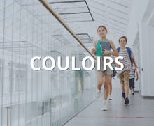 enfants courant dans les couloirs